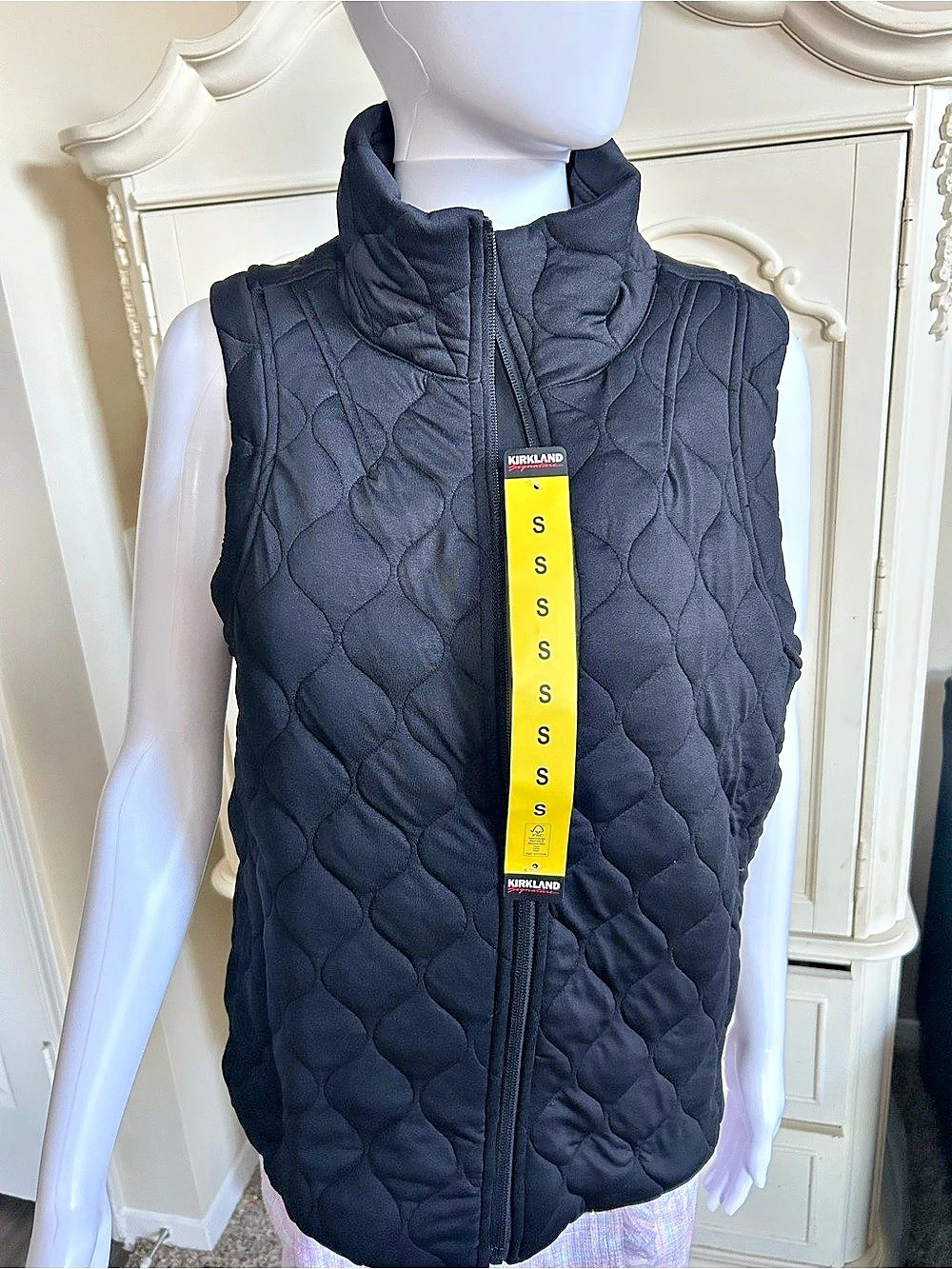 KIRKLAND Quilted Puffer Vest in Black Size Small NWT